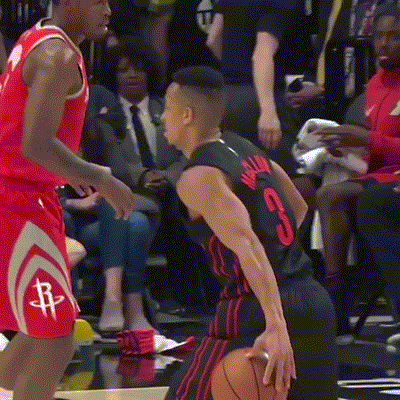 CJ一个华丽的脚步。脚踝终结者训练营