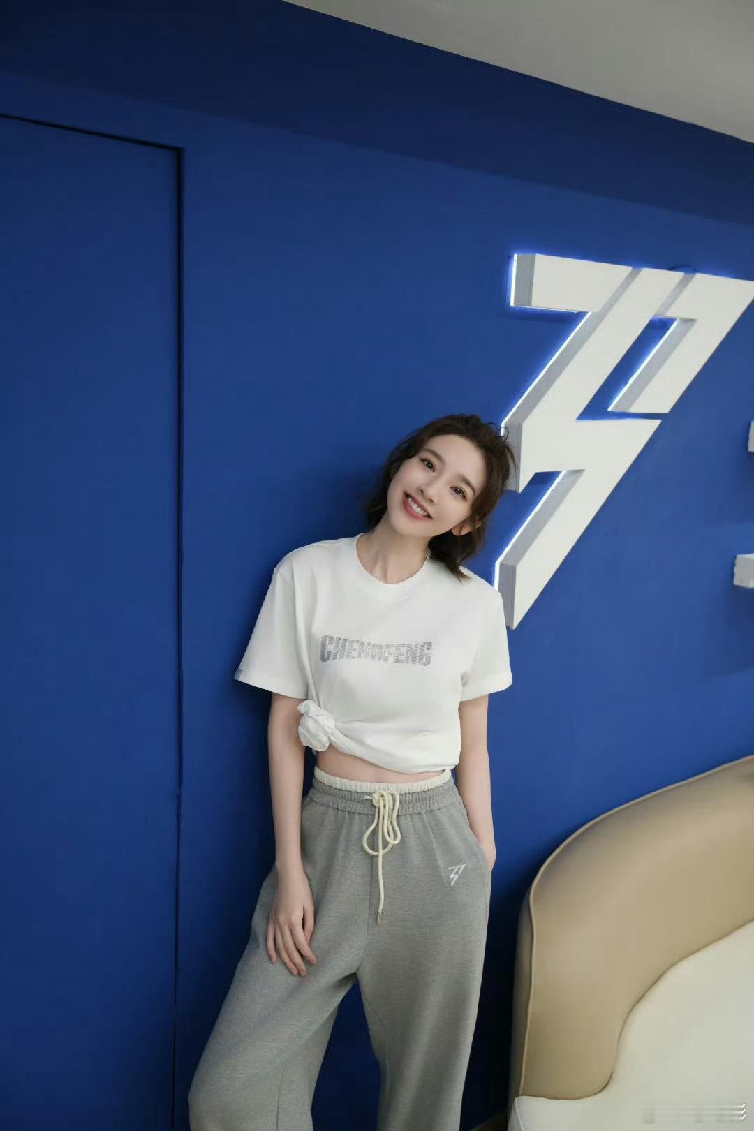 李小冉唐艺昕收集感动乘风2026 结果交给时间，美好留给你们，永远为温柔与努力心