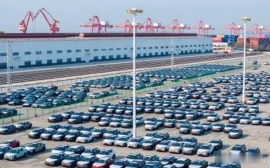 2025中国汽车出口飙升 中国车市呈现内冷外热：2025年国内销量增6.7%，年