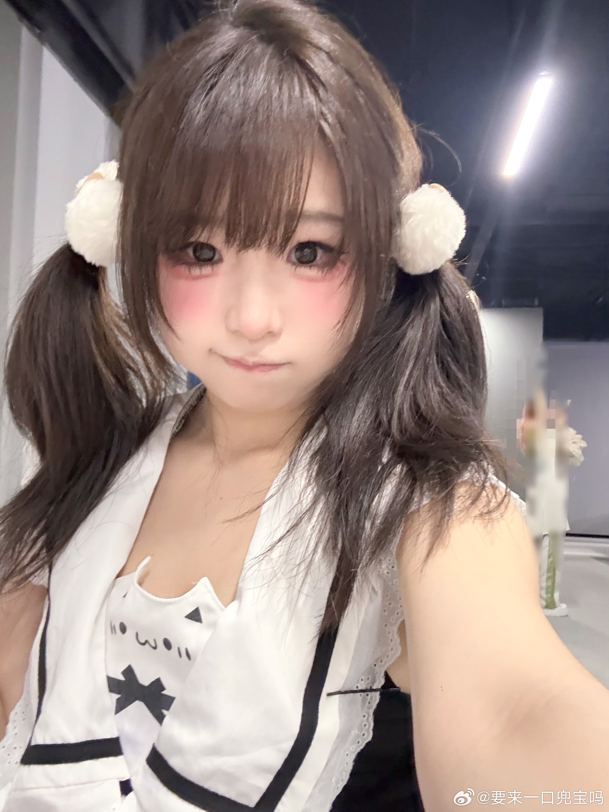 上台前柚子：兜兜这次要把你唱爽了，台下特别多人！！正确的[开学季][开学季][开