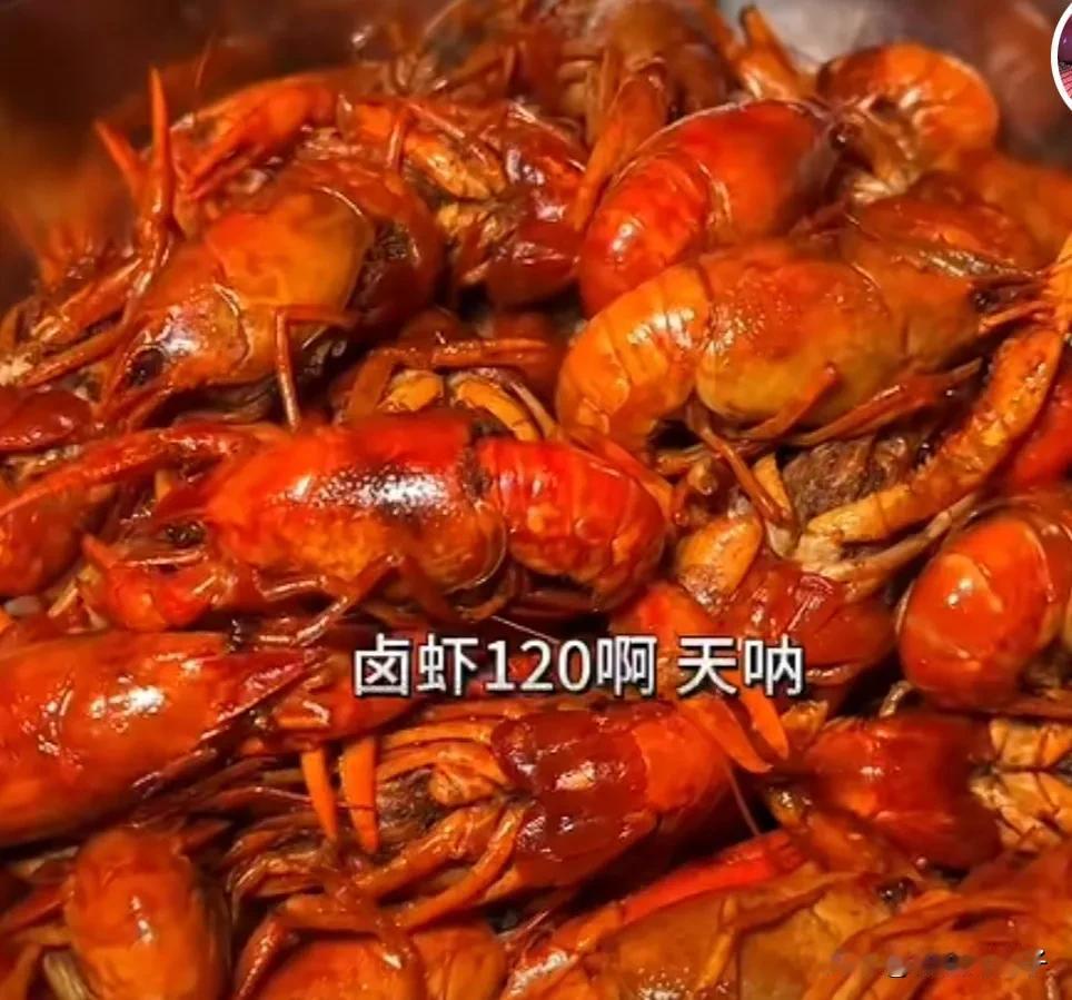 我特别喜欢去长沙，与其说去旅游，不如说是去吃美食的，所以每次过去基本都是跟着博主