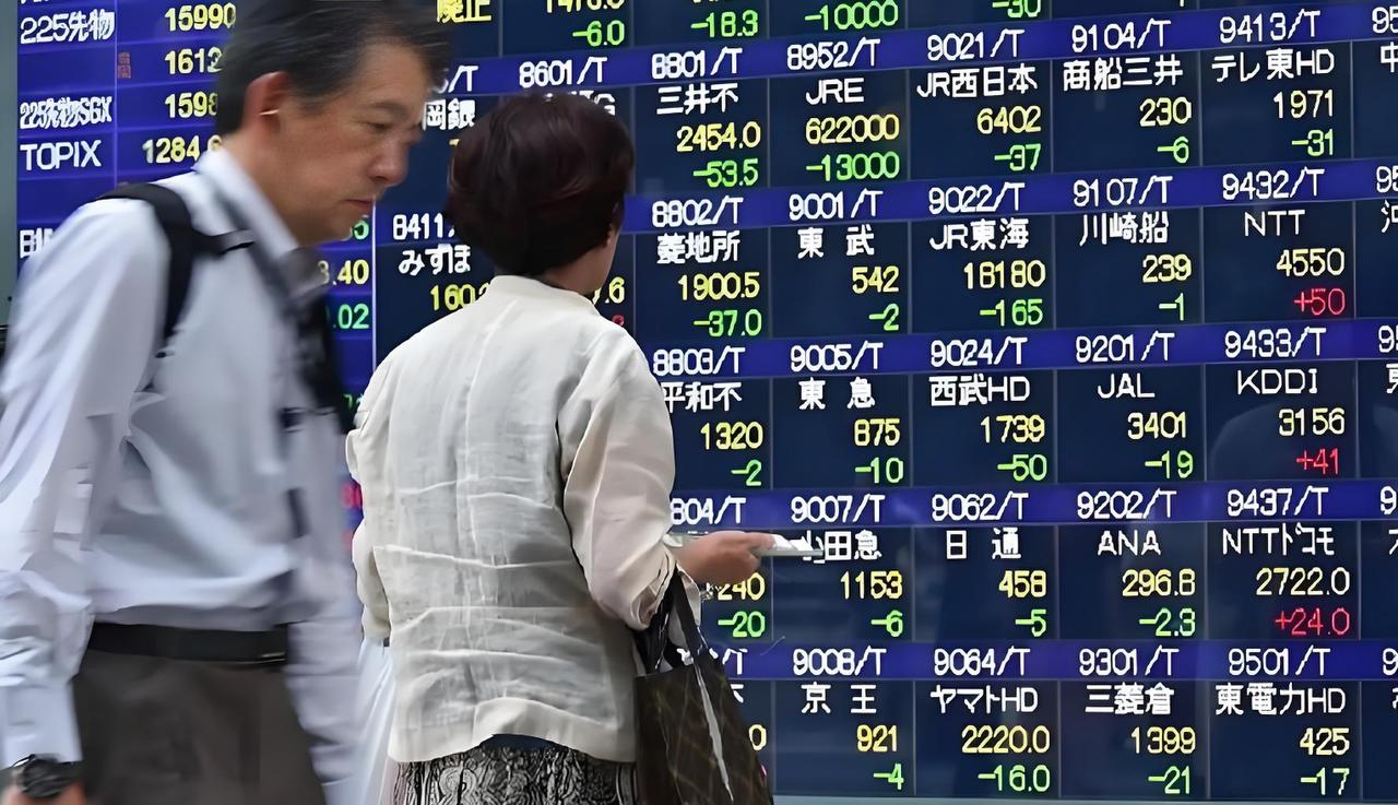 日本央行是在和整个国际大市场的趋势对抗，最终必然螳臂当车、一败涂地。

翻看历史