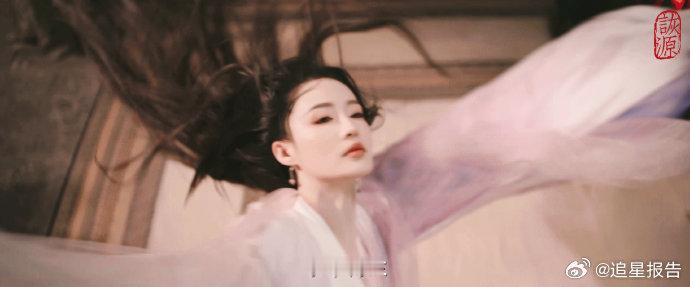 #李沁薛紫夜等你##李沁天选薛紫夜要来了# 《七夜雪》的定档，让我们的心中充满了