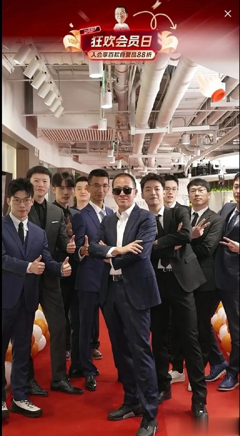 东方甄选的帅哥们，一路看你们从原来的无人问津到现在的蒸蒸日上，一群可爱的年轻人，