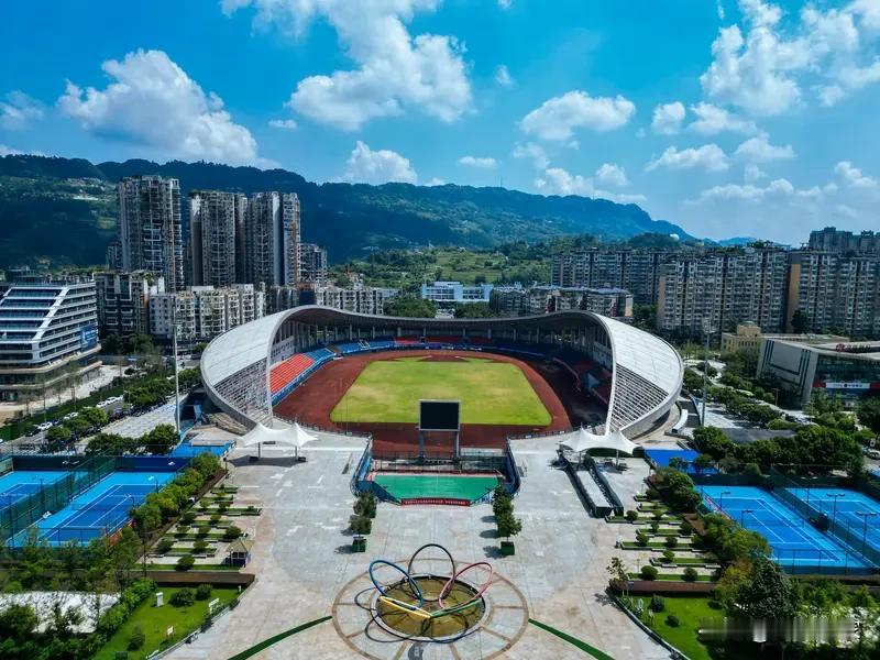 11月9日晚7时35分，“川超”川南赛区第八轮这场宜宾与内江的“生死决战”太刺激