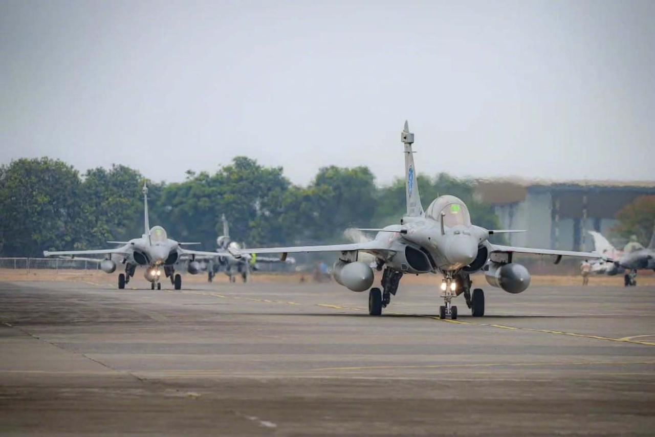9月21日，法国和印尼空军举行了联合空中演习，双方参演机型高度一致。包括“阵风”