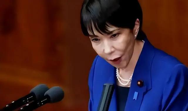 赔了家底又折兵！高市冷脸回国，日本赌上全部要跟中国硬刚！

访美落幕，高市早苗一