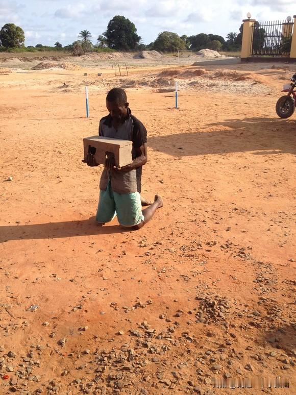 #七十年代农民住房条件有多差？#
我在非洲工作了七年，我个人感觉七十年代的房与现