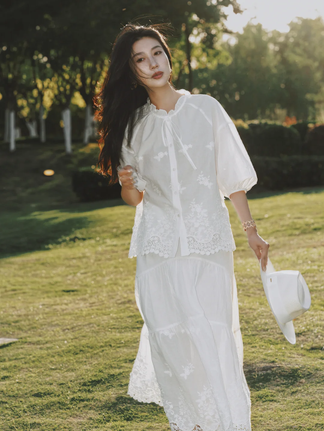 走入夏日余晖里
