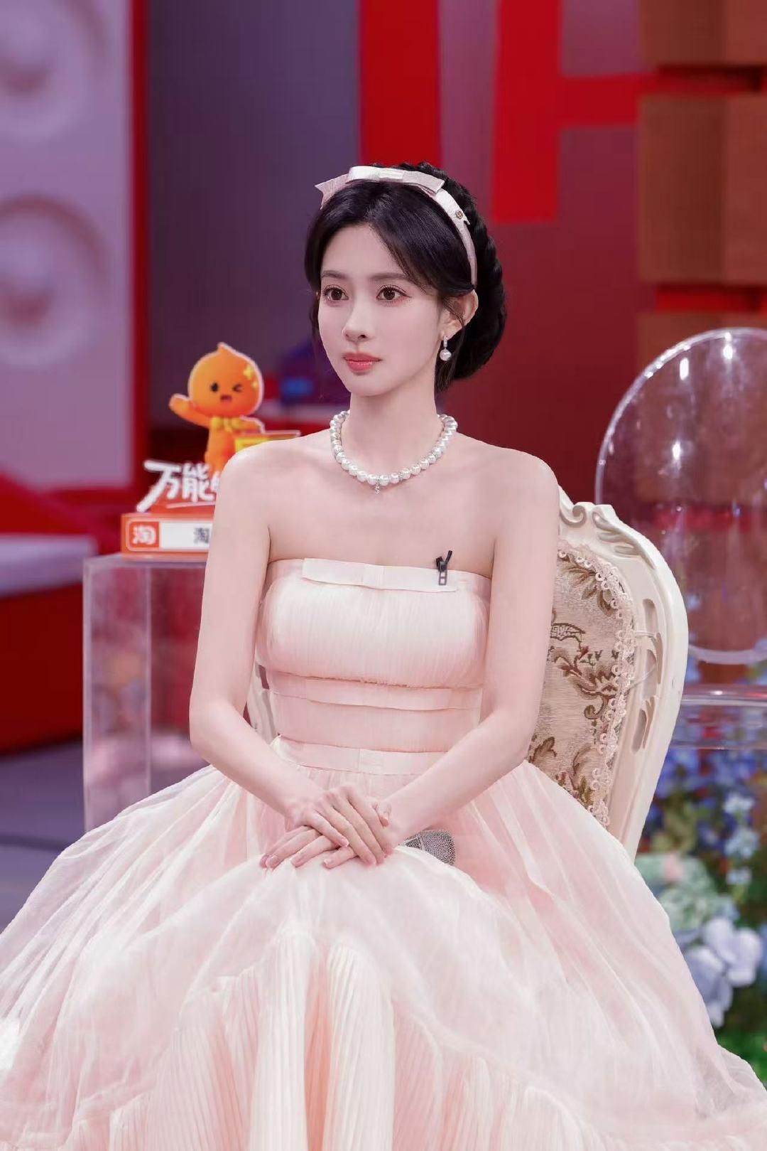 孟子义粉色抹胸公主纱裙孟子义粉纱裙盘发 啊啊啊啊！！！孟子义你好美啊～ ​孟子义