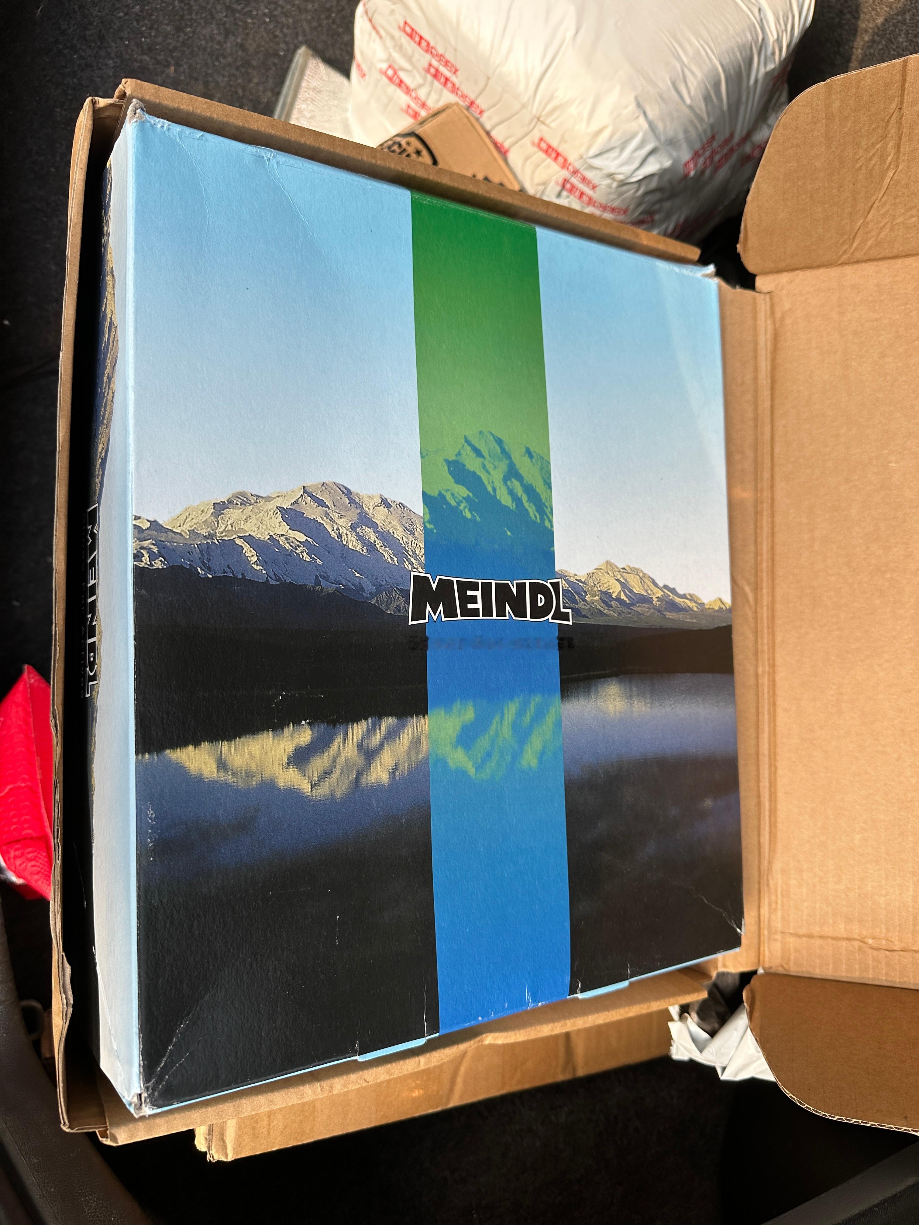 MEINDL 沙漠之狐 法军公发比想象中轻好多，不过平时我穿43，这个43好大[