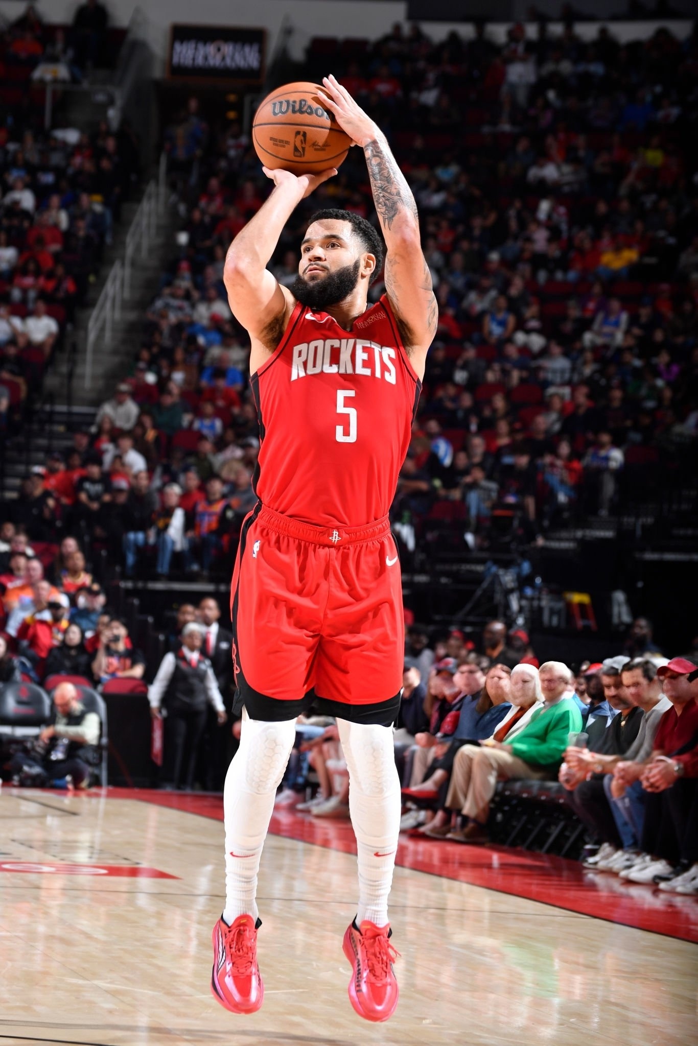 SNEAKERS ON COURT  Fred VanVleet & 🏎️📷