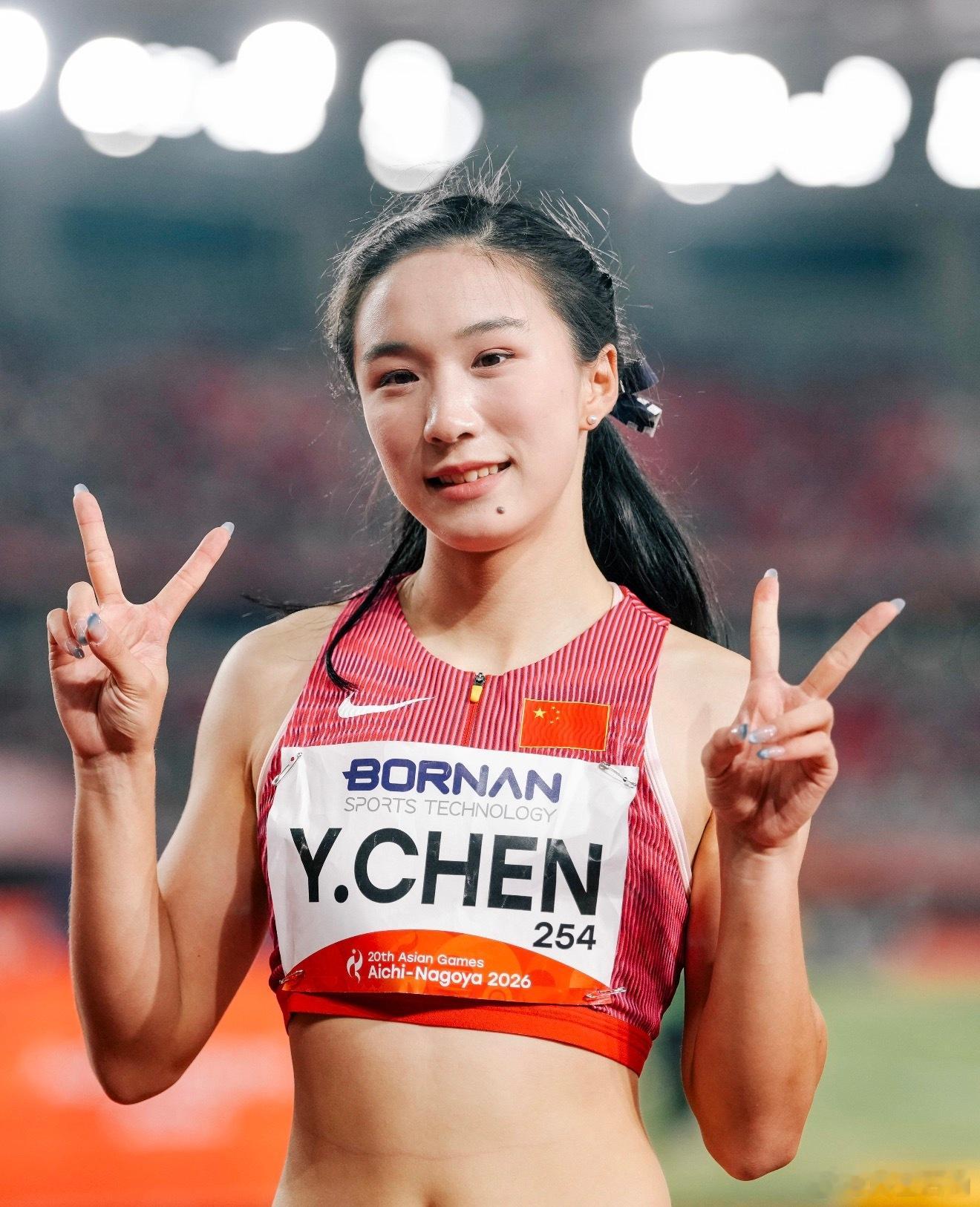 陈妤颉这届亚运会，我发现她不只是跑得快，是真的自带喜感！17岁，100米11秒0