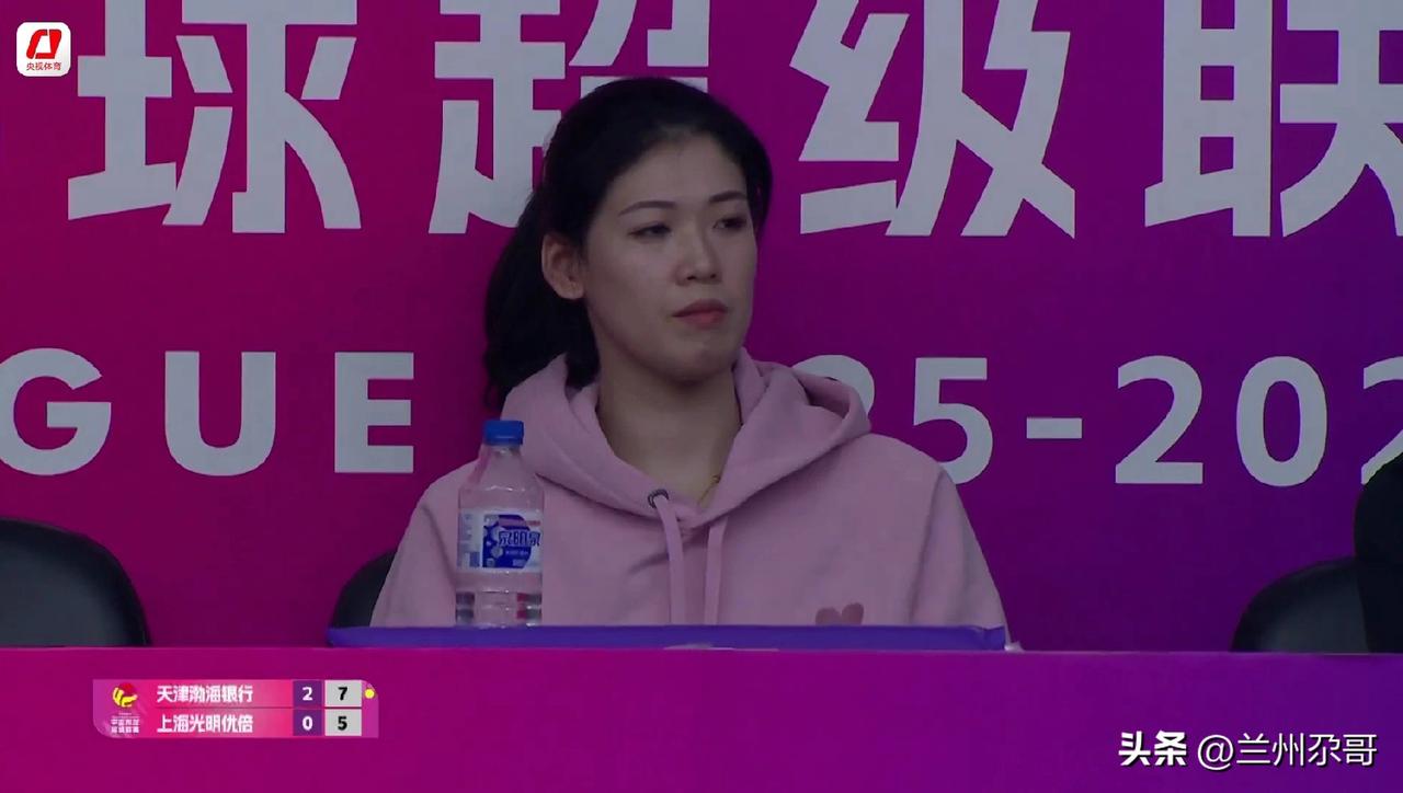 李盈莹现身比赛现场[鼓掌][鼓掌][鼓掌]
排超联赛四分之一决赛天津女排对阵上海