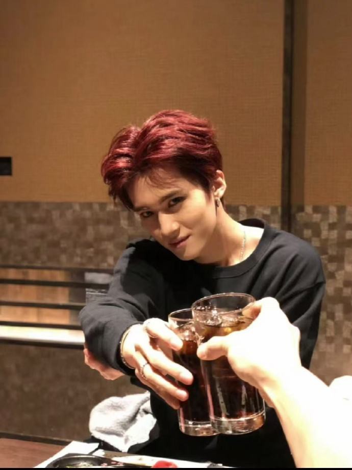 就这个闫按早期帅！！！ 