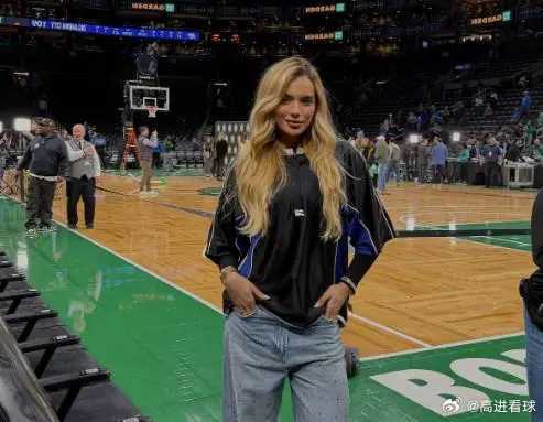 恩德里克妻子现身北岸花园球馆，观看凯尔特人vs雷霆的比赛北京时间3月26日，恩德