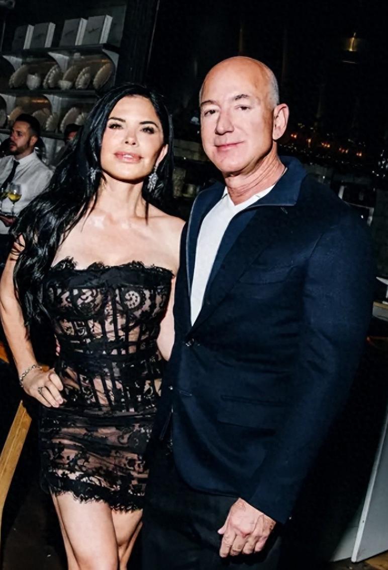 62岁千亿富豪迎来第二春！56岁现任娇妻放话：明天就想生个娃！

56岁的劳伦·