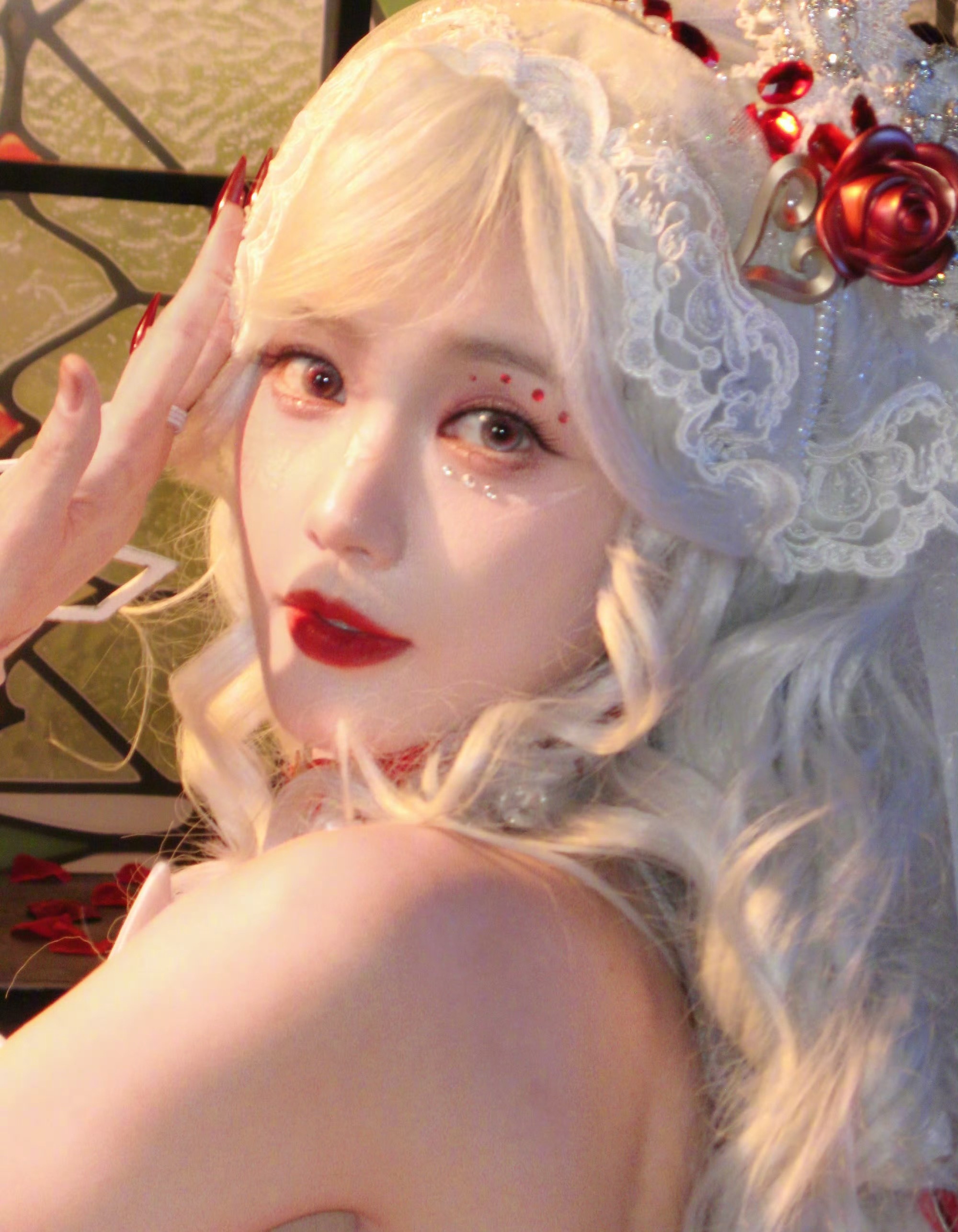 #咪咕星鲜事##李一桐镰刀变装太权威了# 天选建模脸破次元壁的美太惊艳了！甜妹的