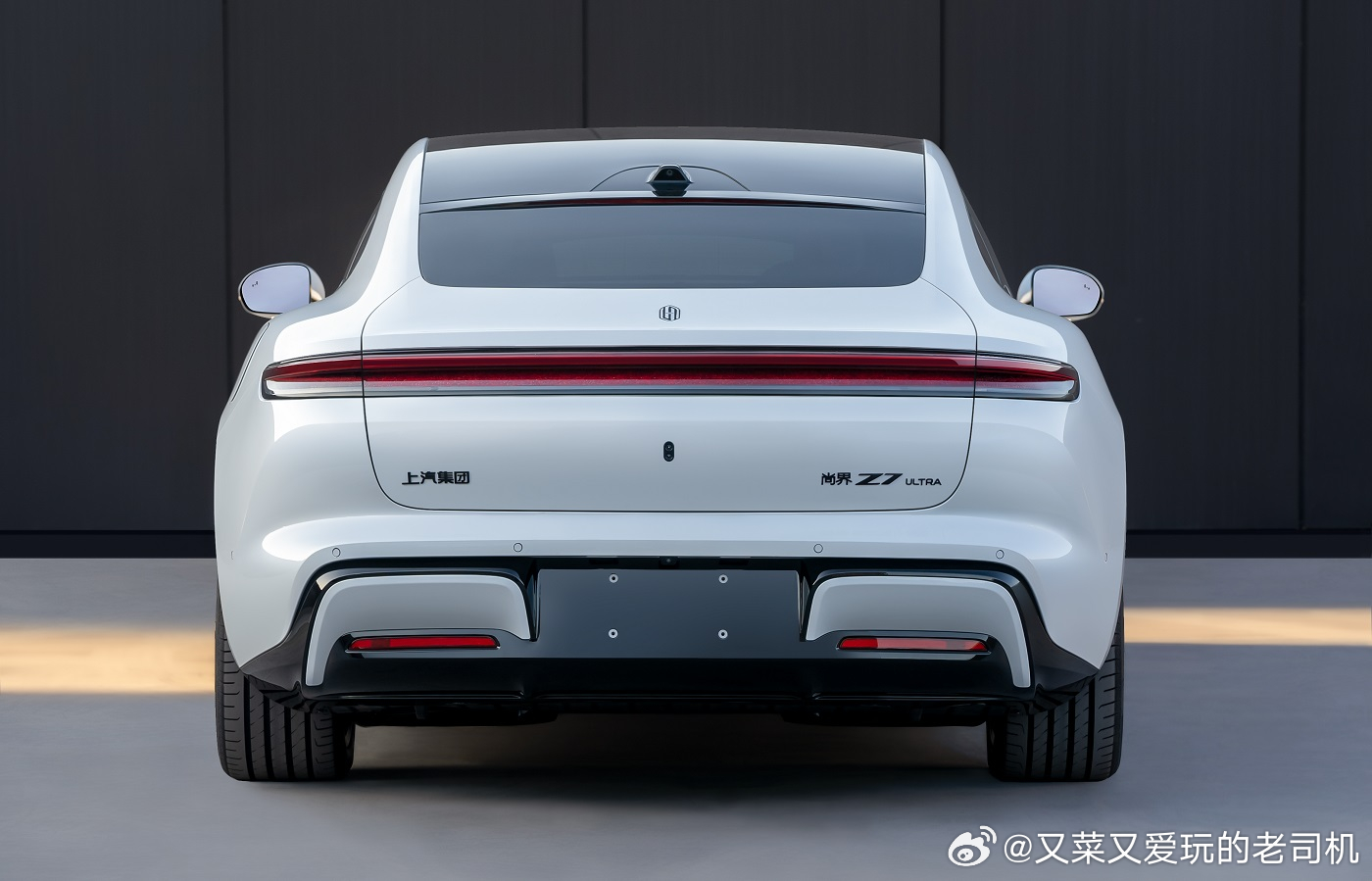 根据工信部的信息看，尚界Z7/Z7T两车的长高宽是一致的。中低配最高时速都是22