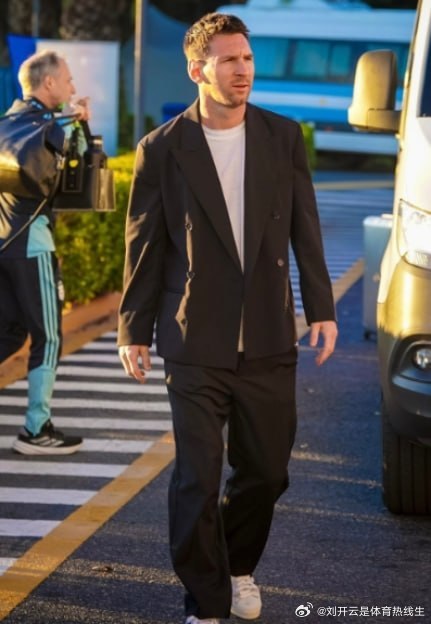 开云体育馆  【将战毛里塔尼亚！梅西晒与国家队汇合报到照片并更新社媒】     