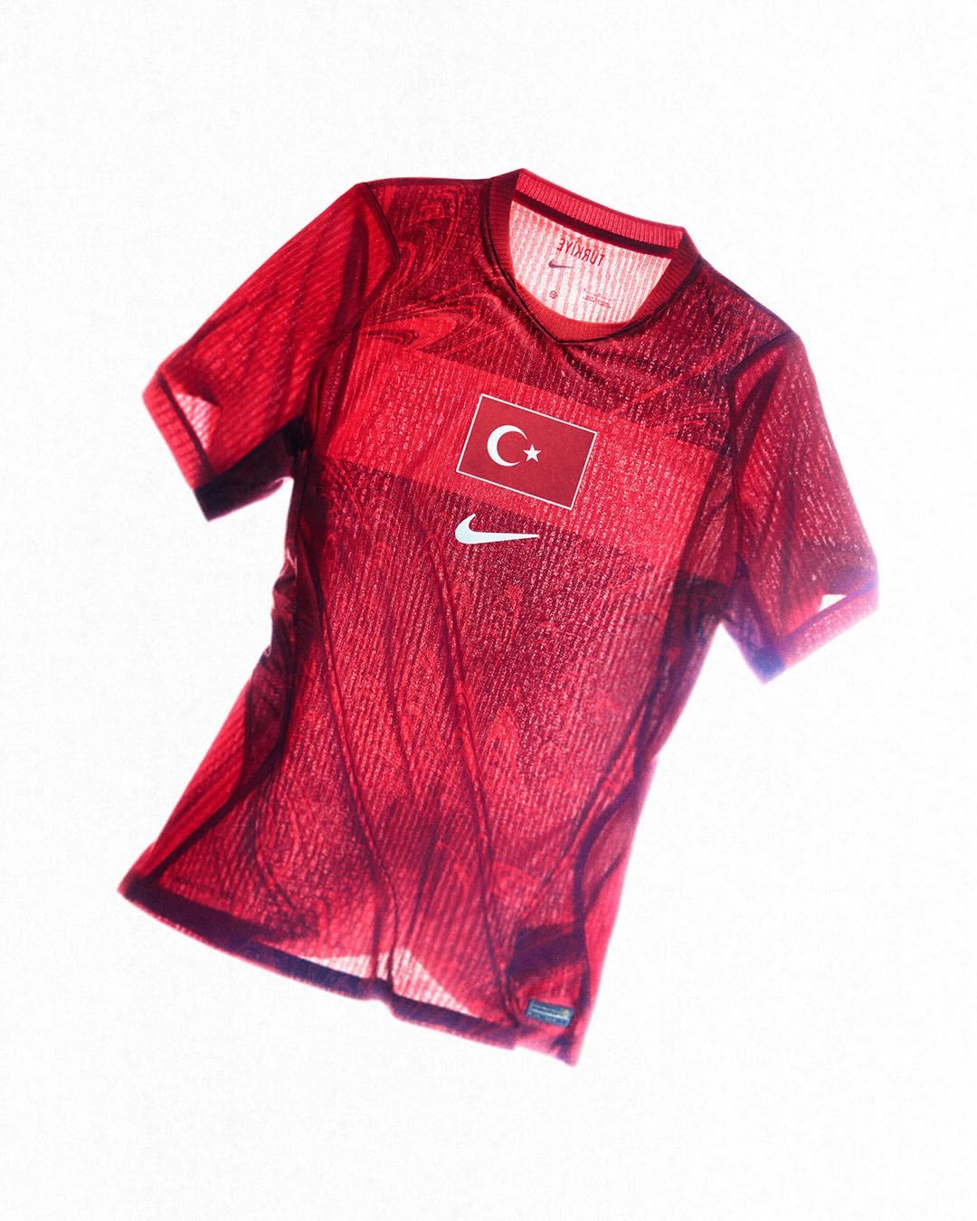 尼日利亚、波兰、斯洛文尼亚、土耳其全新主客场球衣。贤聊球衣球衣资讯耐克