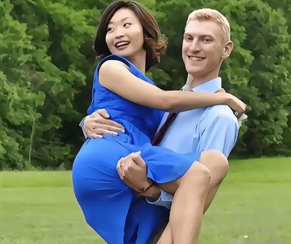 敬一丹上节目花式催生，女儿王尔晴愣是丁克了15年。

王尔晴这姑娘是真敢选。名校