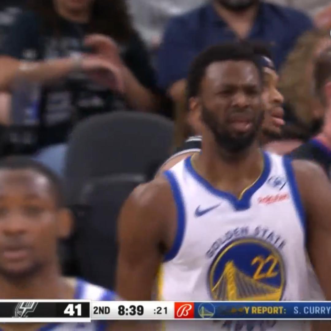 扣啊！！！自己的罚球没X数？嘴哥这不紧不慢的[单身狗][单身狗][doge][d