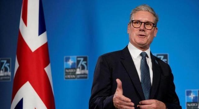 特朗普没料到，普京大概率也没料到，英国首相竟当着全球的面说：中国，是世界三大强国