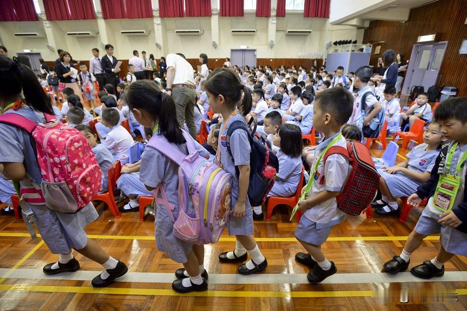 重磅！香港小学新生五年内预计减少三成

香港教育局推算，到2029年，适龄小学新