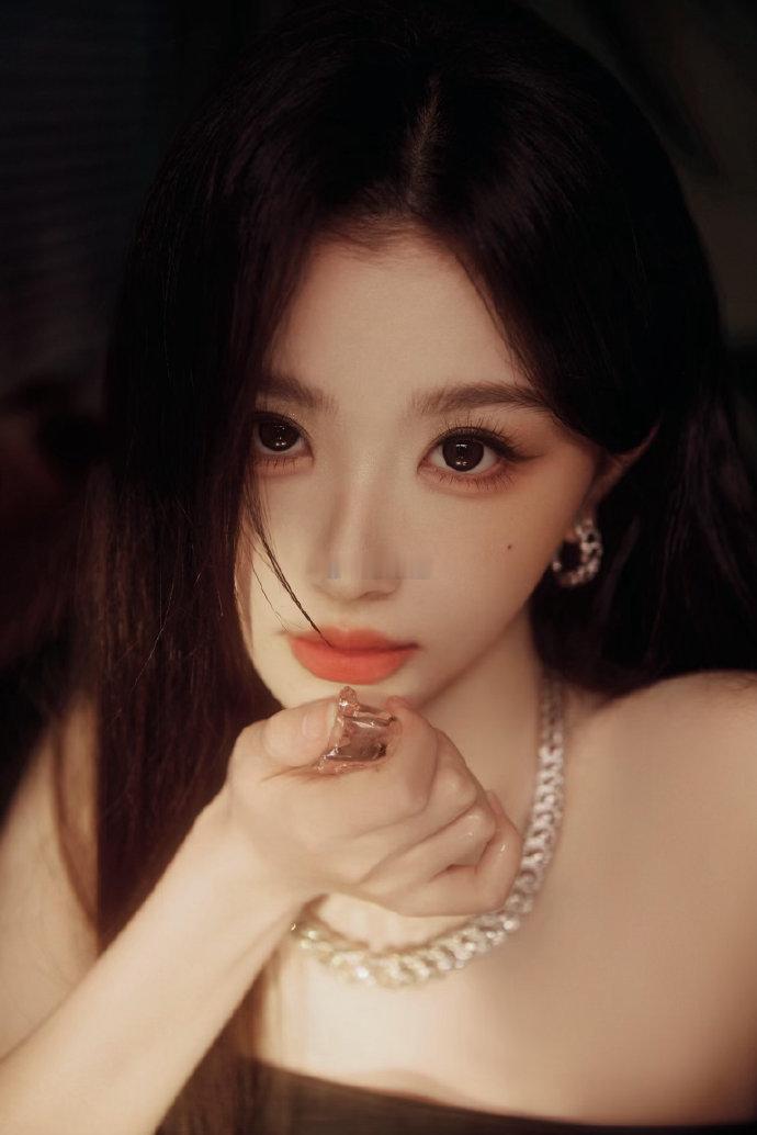 孔雪儿终于不演小白花了小白花时代正式落幕！孔雪儿解锁腹黑野心公主，外表甜美内心清