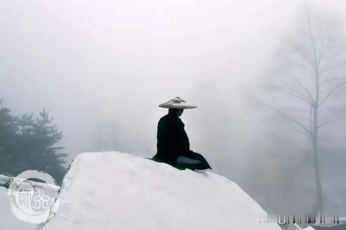 真正的修行不在山上，不在庙里，而在社会中。我们每个人都在修行中生活，也在生活中修