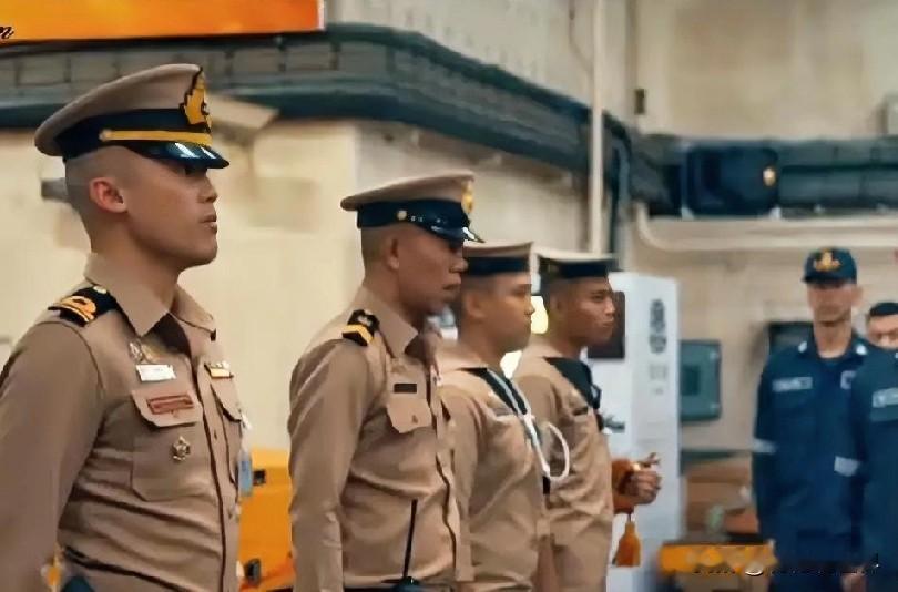 12月8日晚上的最新消息，现在他来了，第二条：泰柬边境冲突升级，双方交火致军民伤