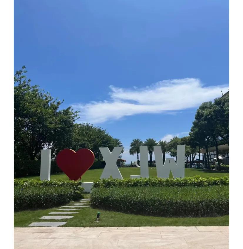 谁说小径湾不美?!
来之前看了很多攻略都在吐槽，心里怕怕的来了以后不说100分也