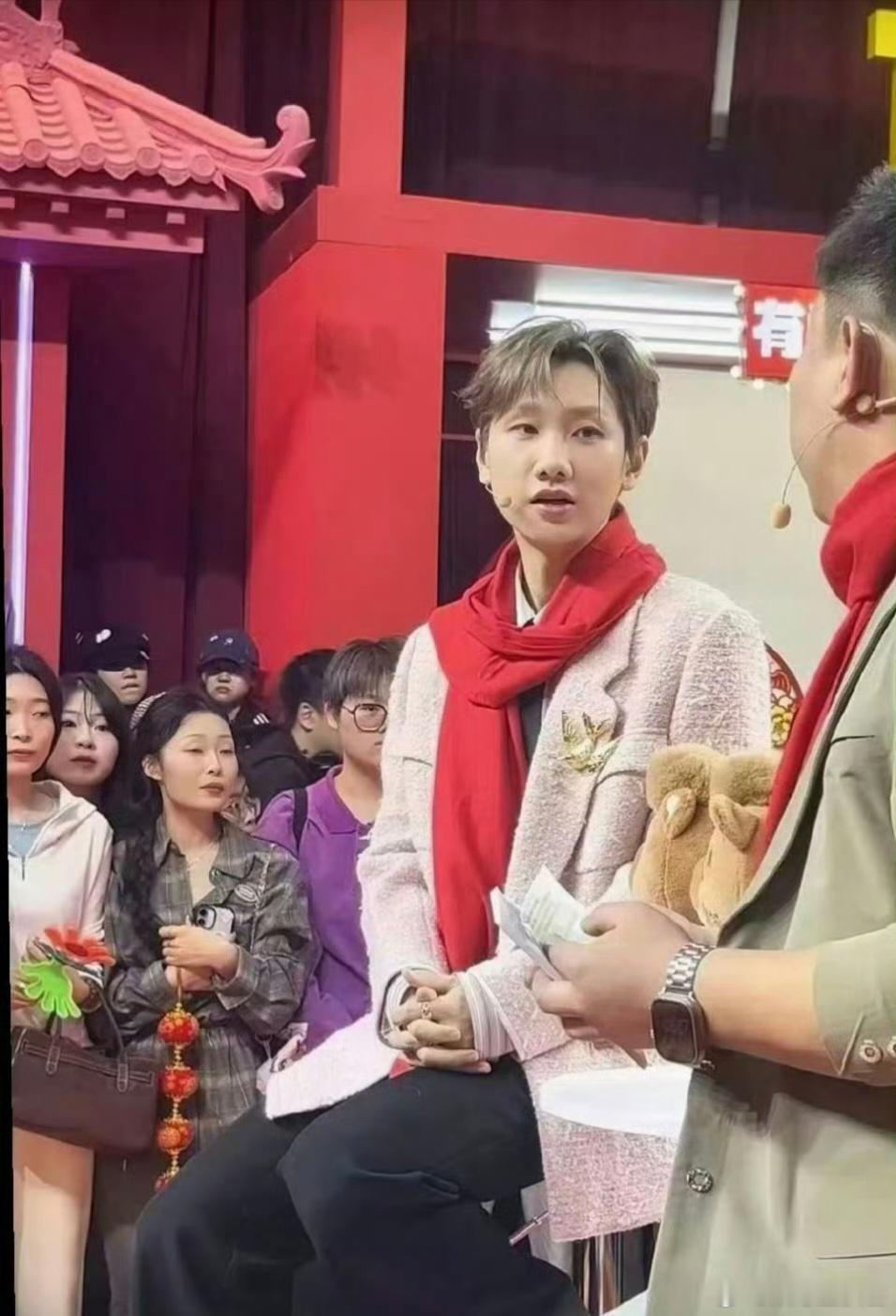  汪苏泷又来给辽宁春晚上分了辽宁春晚 不止会唱歌还会整活，汪苏泷在辽视春晚的表现