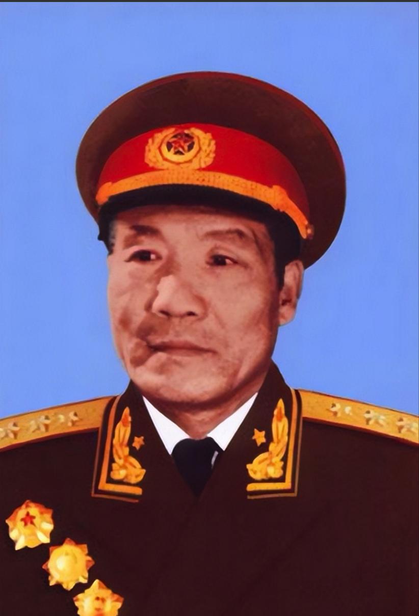 1955年授衔前，妻子问李达评什么衔，他谦虚地表示自己的贡献太少，推测自己可能评