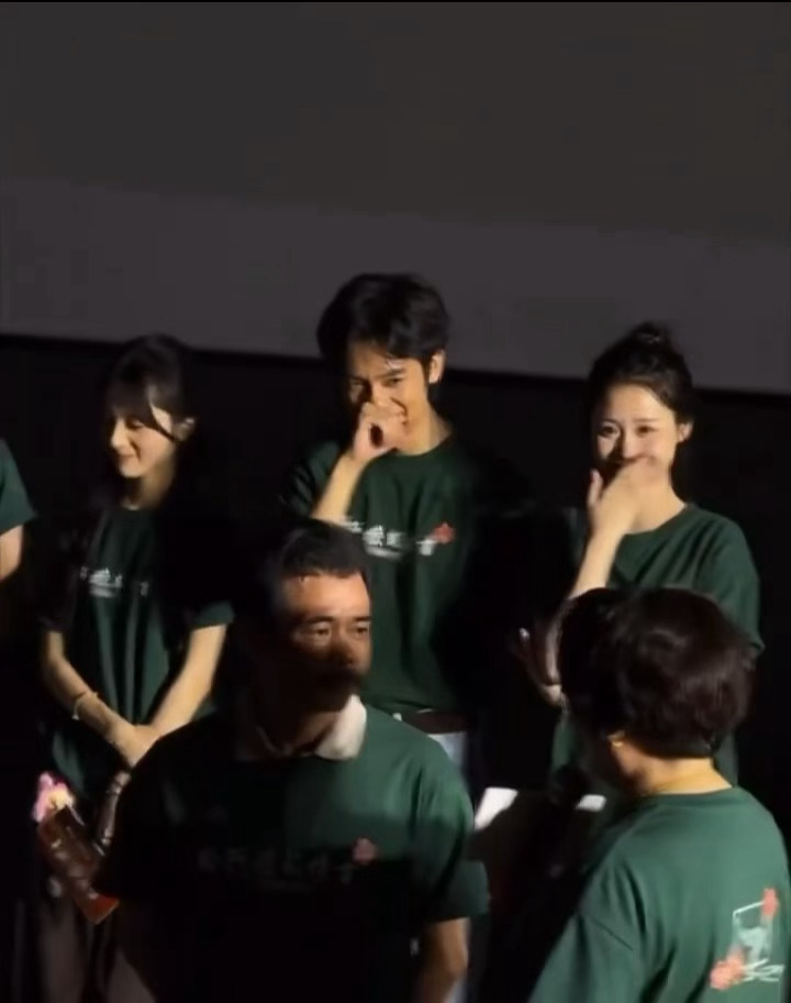 晓慧这个班非上不可吗不敢想今晚三个人站在一起多美好 