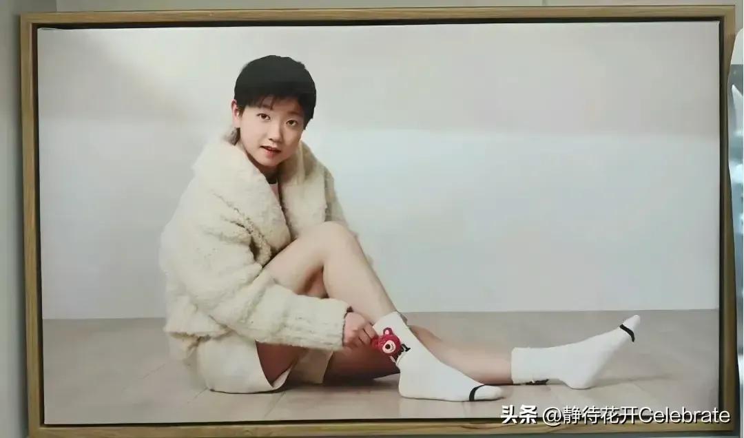 王楠老郭也太会做生意了！落到实处的袜子开卖了，代言人孙颖莎、王楚钦，王楠、笑笑，