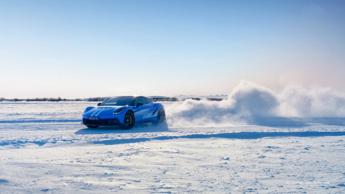 中国超跑由我定义当美系跑车用大排量肌肉诠释狂放，意系跑车以声浪与激情点燃信仰，德