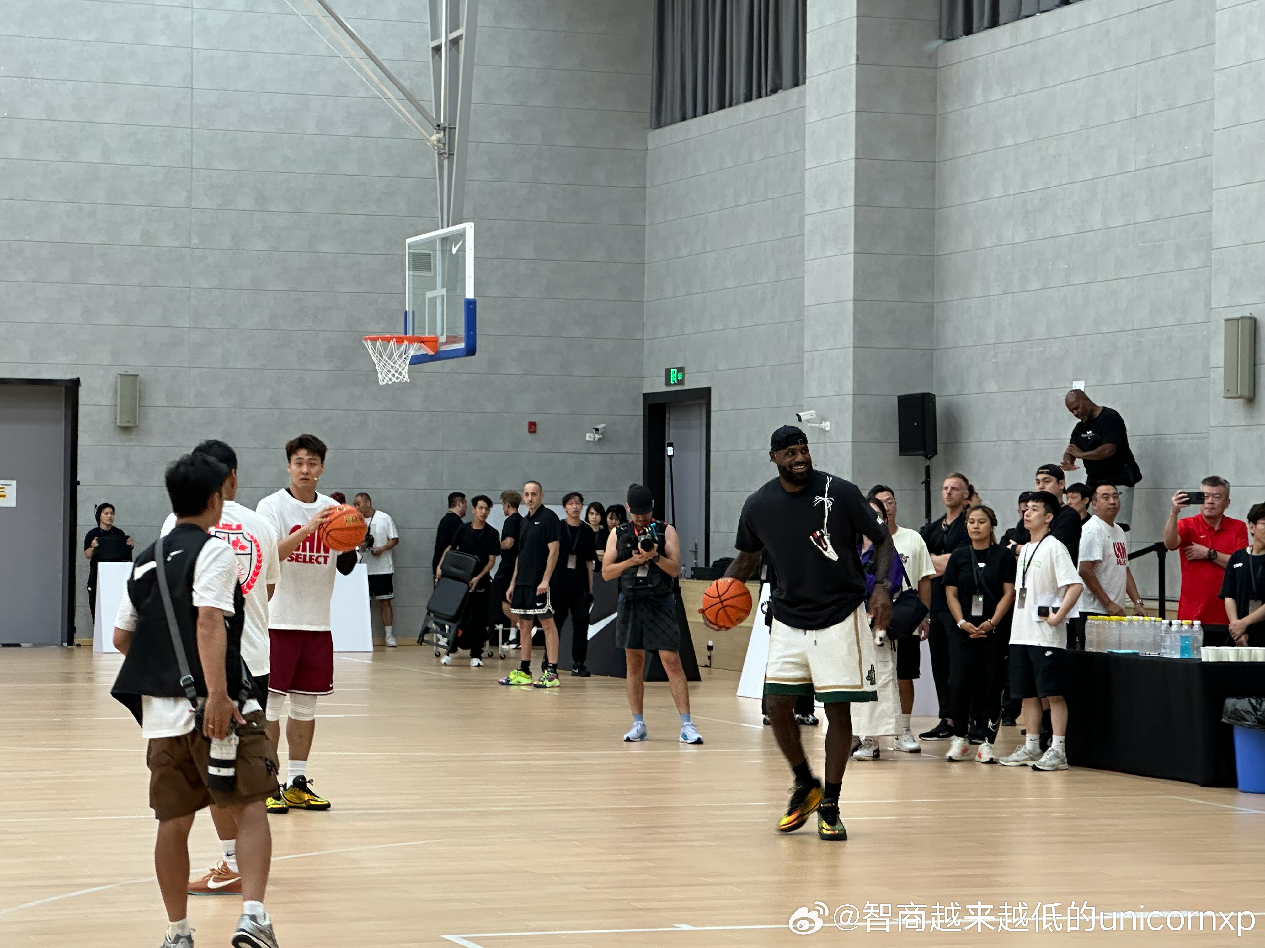 👑詹姆斯中国行NBA[超话]  ​​​