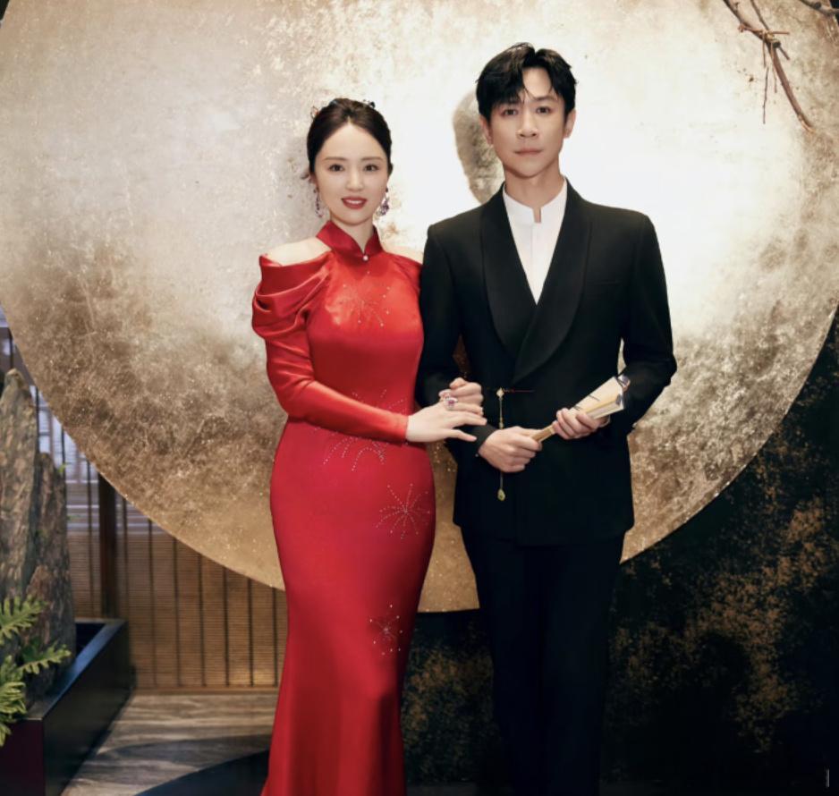 网传张维伊做三年早饭追她？很好奇什么时候传的这事不过董璇怎么又又又在线辟谣离谱传