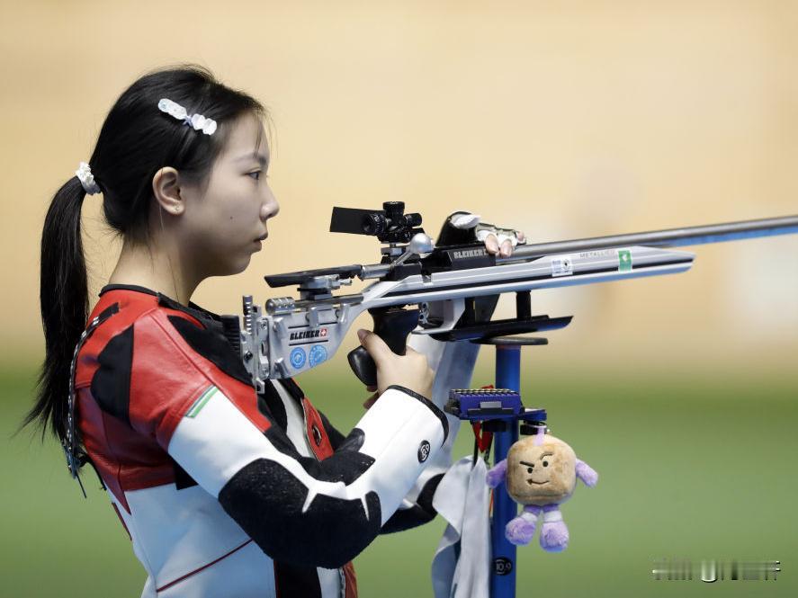 11月12日在开罗射击世锦赛女子50米步枪三姿赛场传来捷报，中国女枪手组团创佳绩