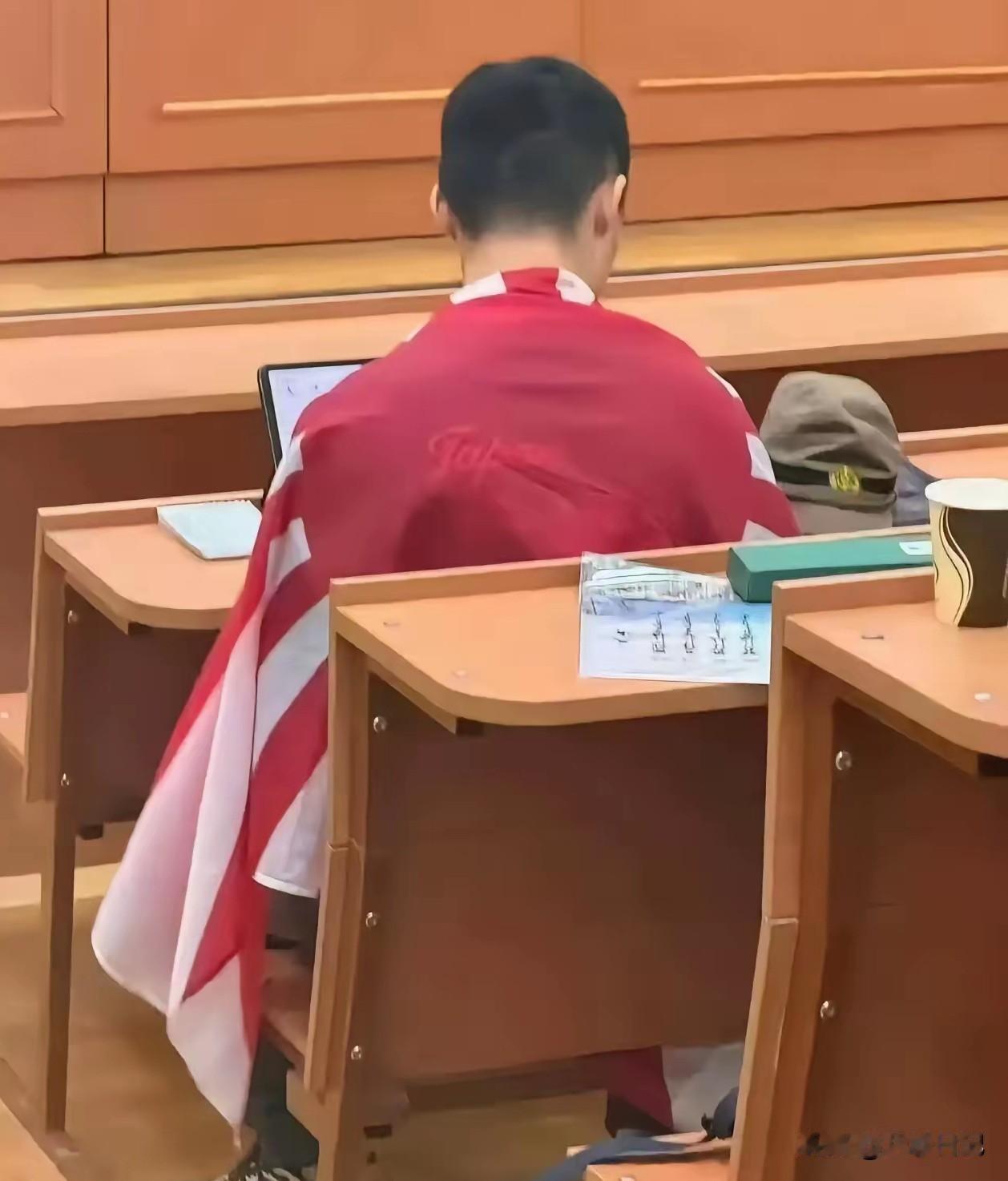 这丢人都丢到国外去了，所以要马上强化历史教育，刻不容缓啊！

陈宇昕，南京籍，在