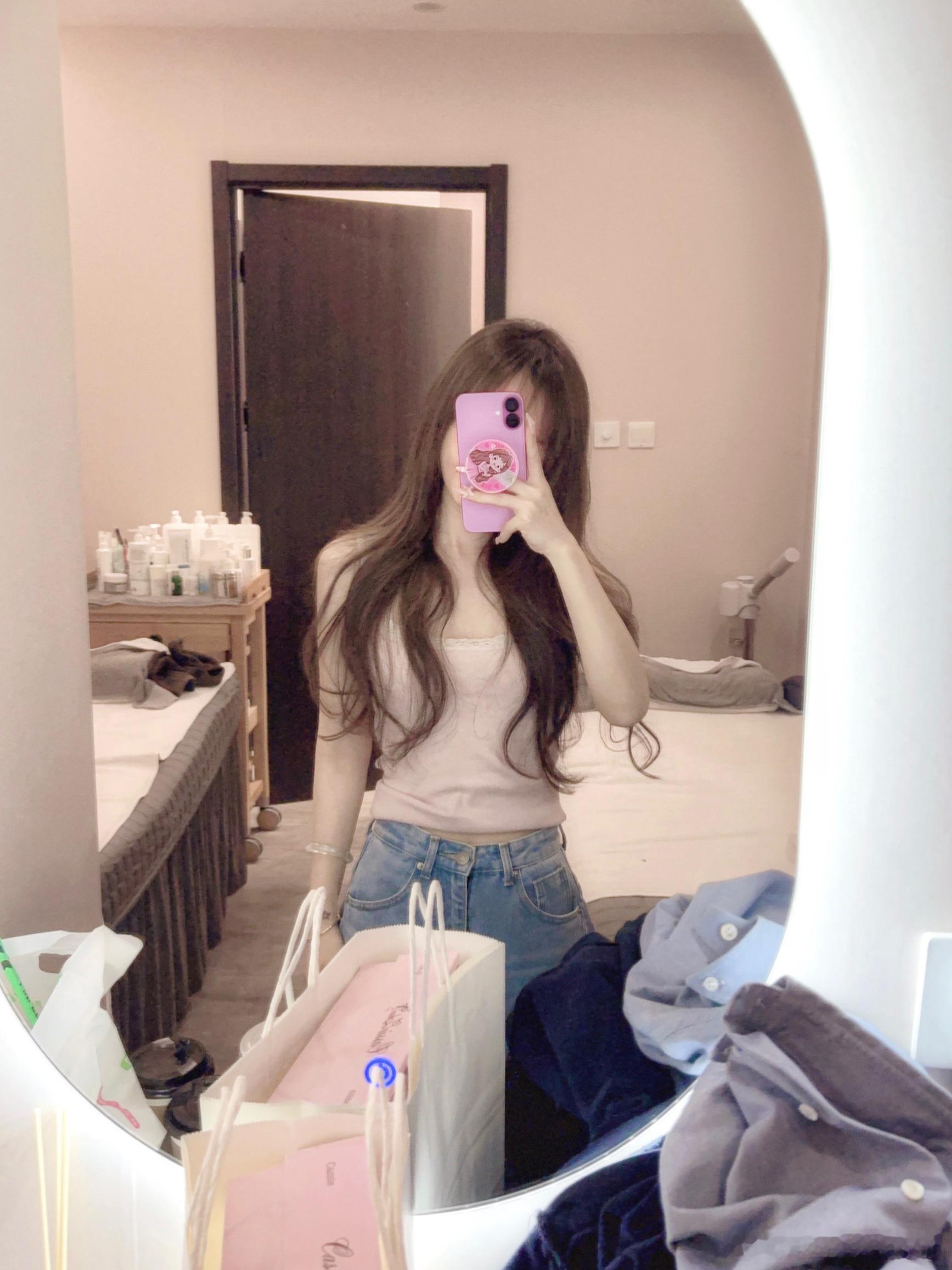 生日持续到了今天～吃了好多个🎂嘿嘿 开始好好工作 好好开心😃 ​​​