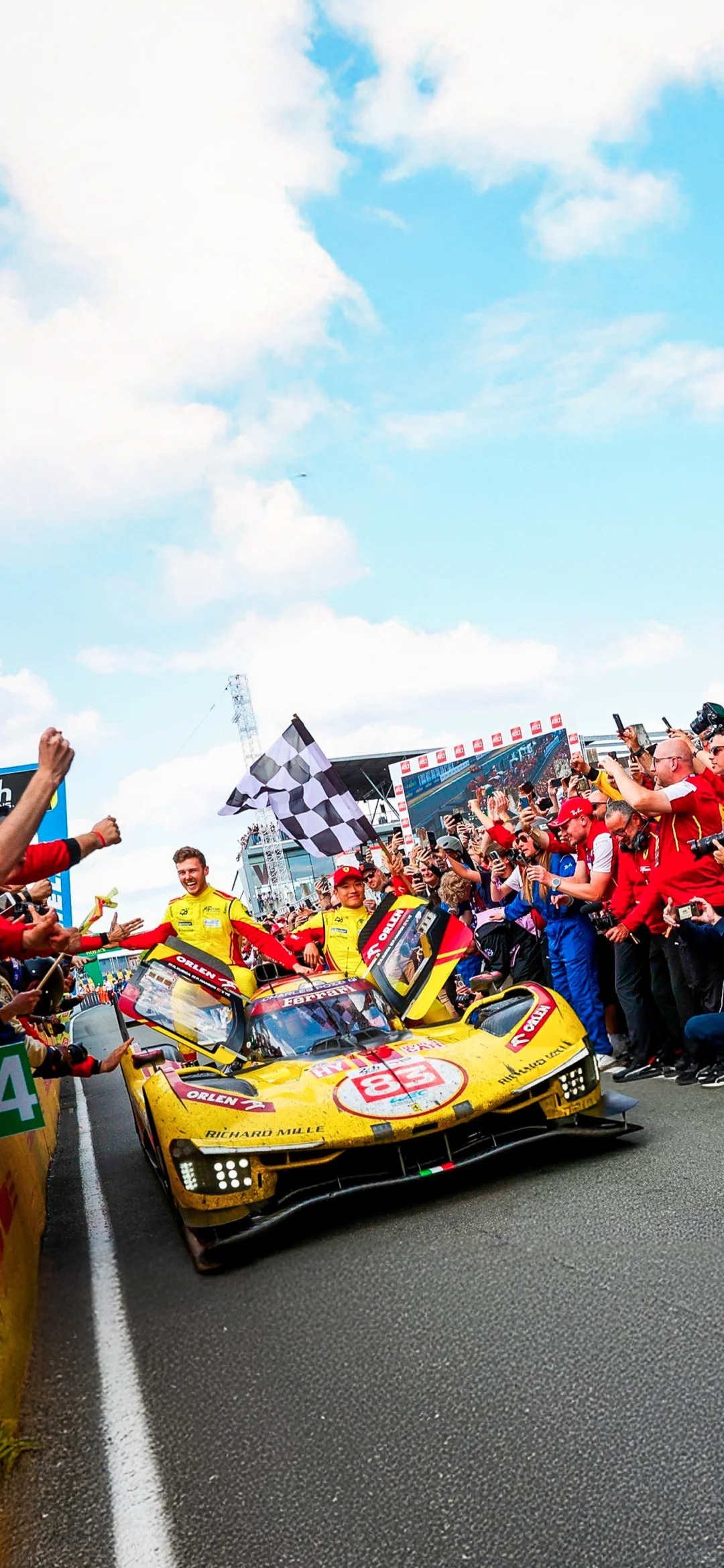 分享一组今年勒芒24小时耐力赛的壁纸~赛场上的火热氛围仿佛重现眼前[点赞] ​​