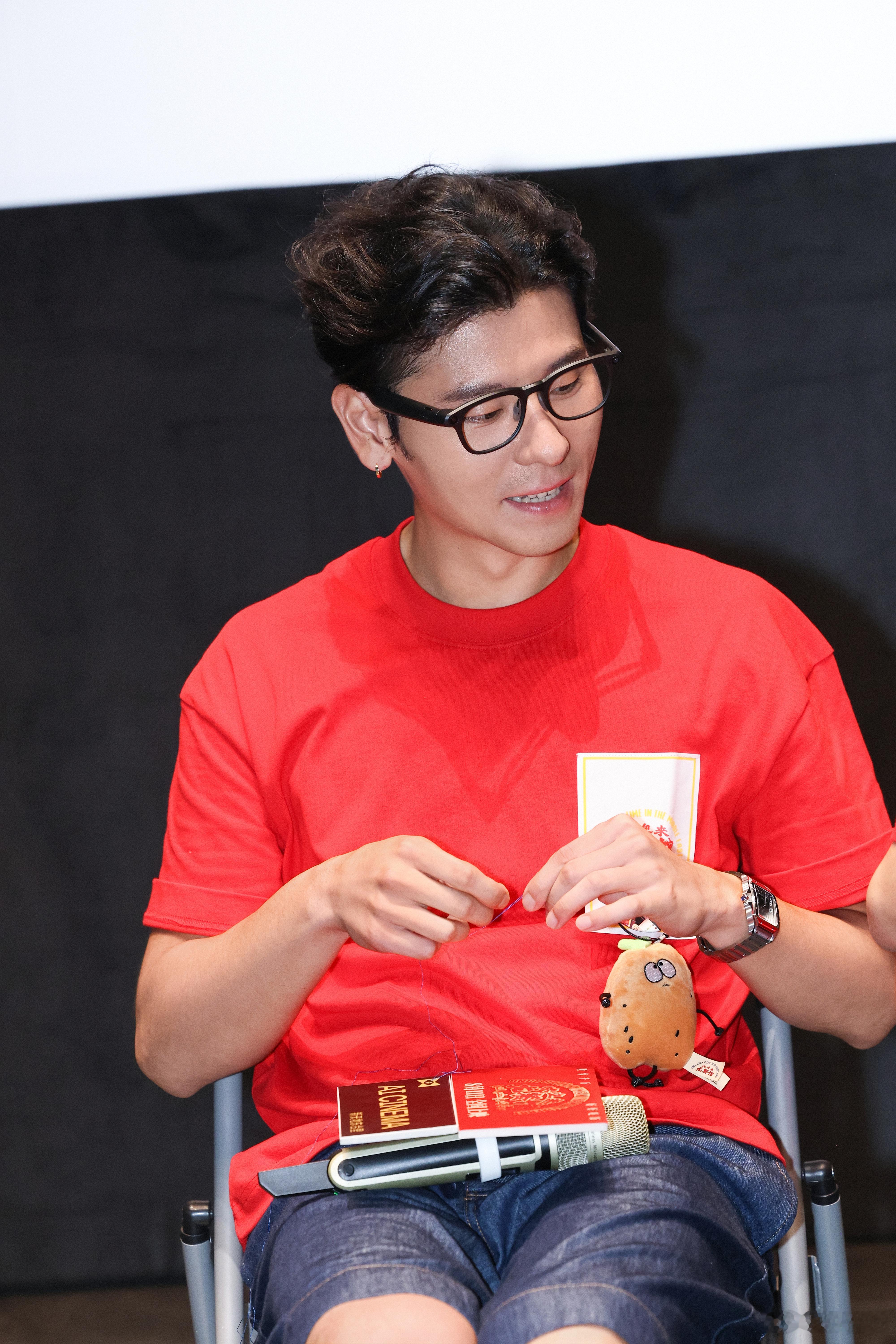 蒋奇明演技口碑 从漫长的季节里的哑巴到龙餐馆里的普通人，他好像永远能把角色身上的