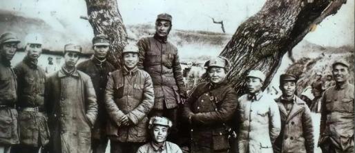 1935年，一支红军掉队50多天，回来时牵着12匹骡子，背上驮满了银元，领导一看