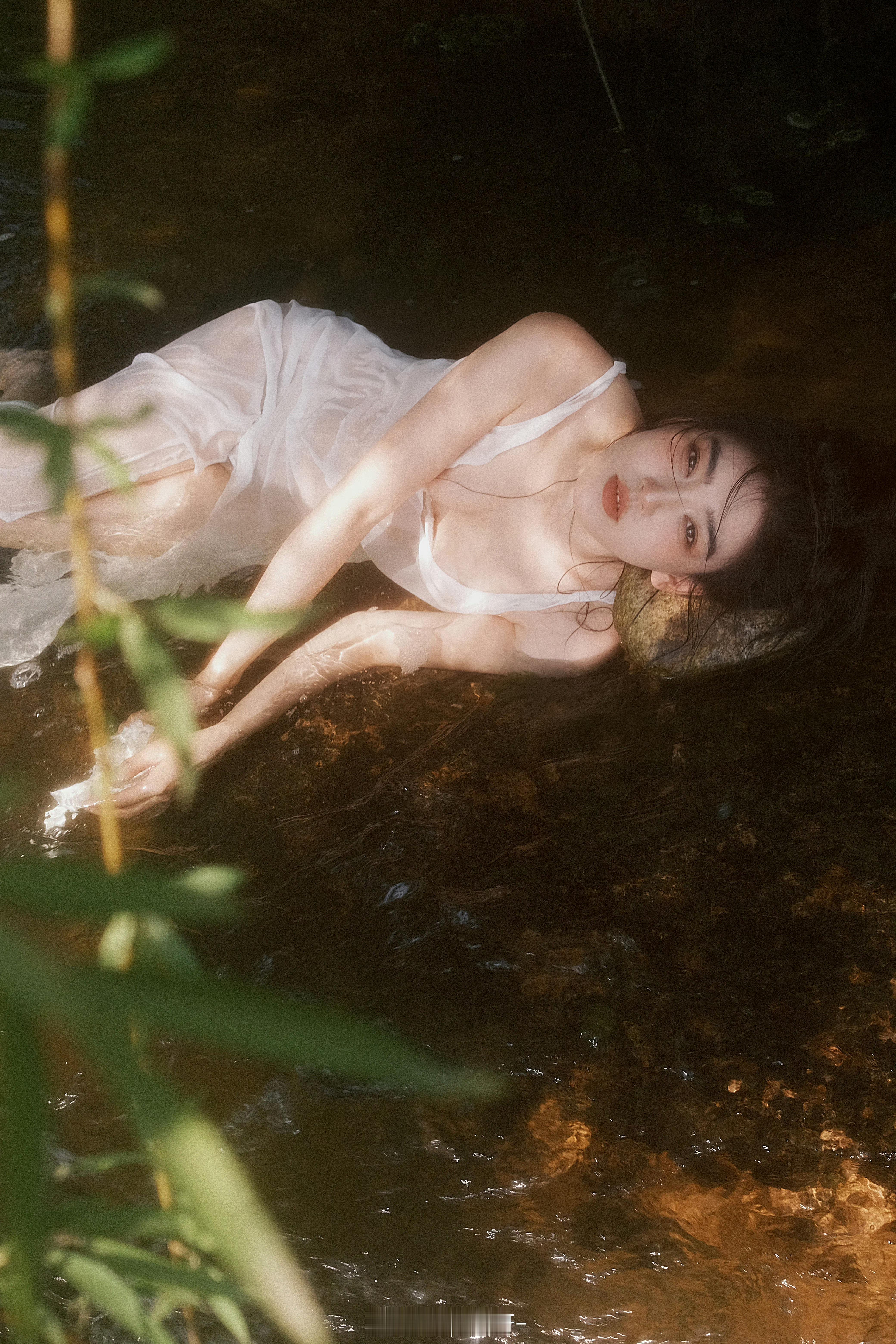 溪水潺潺摄影:​​​