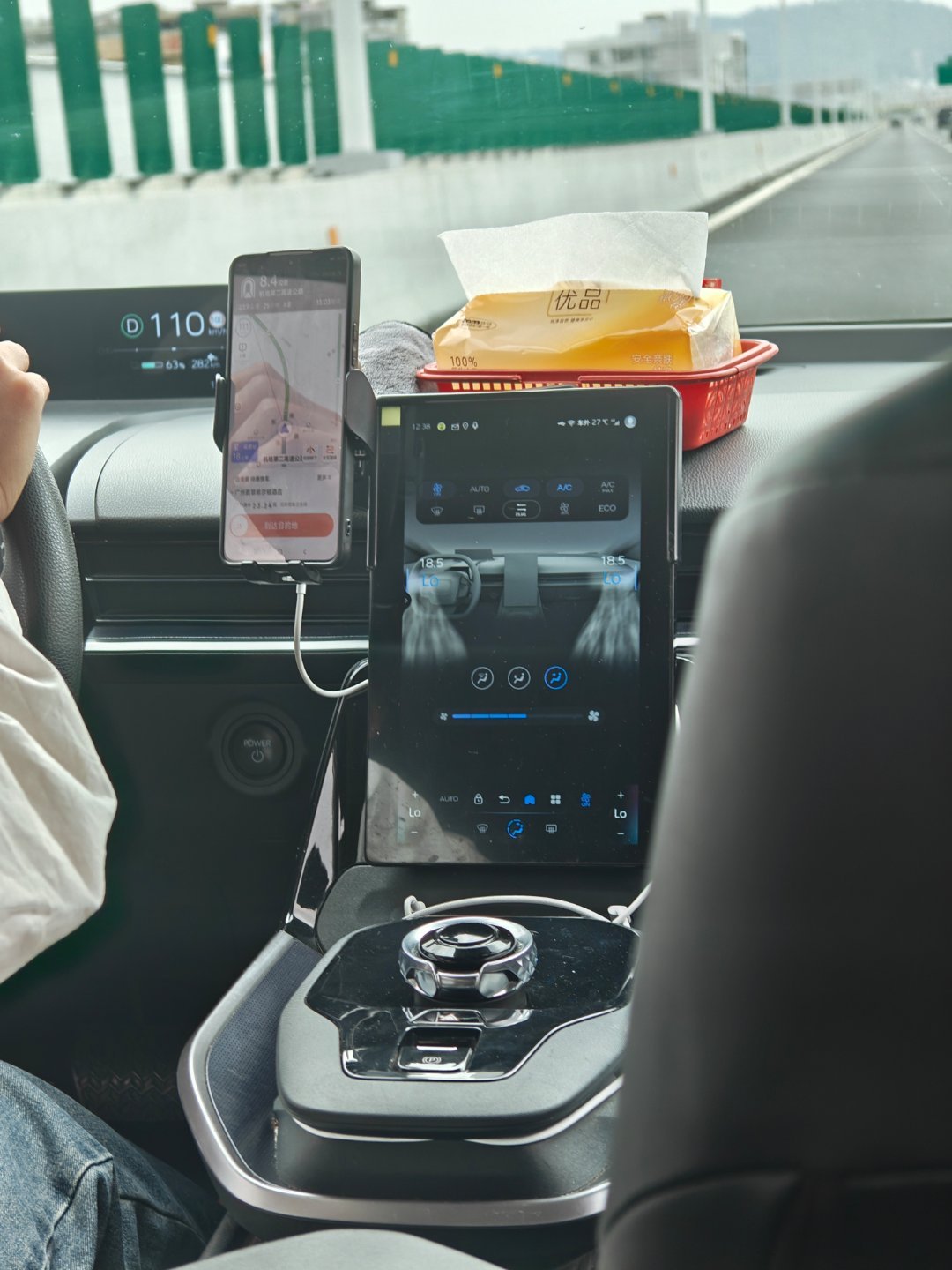 打到了一台久闻大名的丰田bz3泪目啊，竖屏意志的继承者话说这车的最大充电功率是多