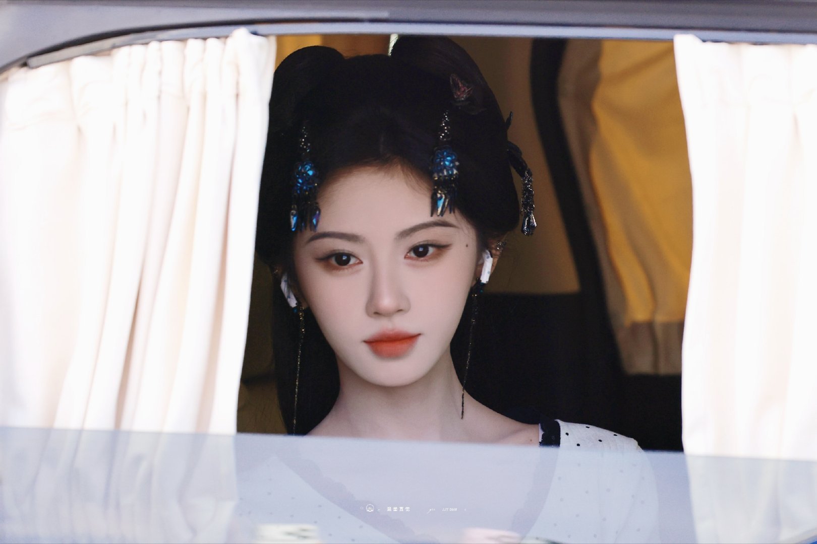鞠婧祎 jjy鞠婧祎苏绿夏 "你是我无法写的野蛮玫瑰,也是我寻求一生也得不到的明