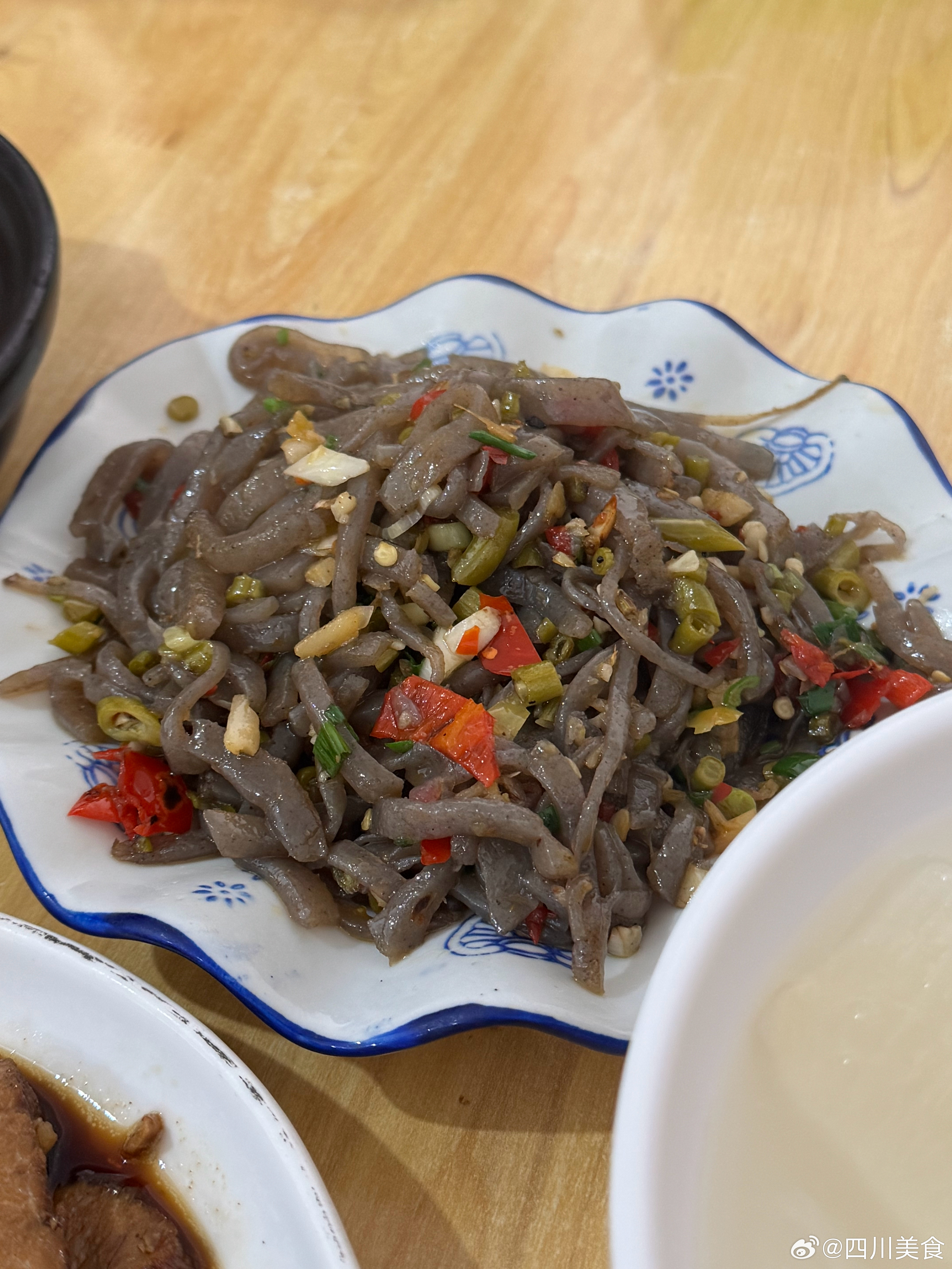 是谁上班时间来都江堰喝茶啦！是我，感谢石老板[微风][浮云]  ​​​